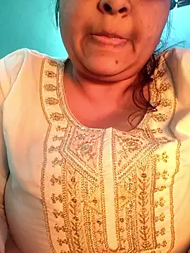 bitch-horny online show from January 14, 2026, 5:33 am