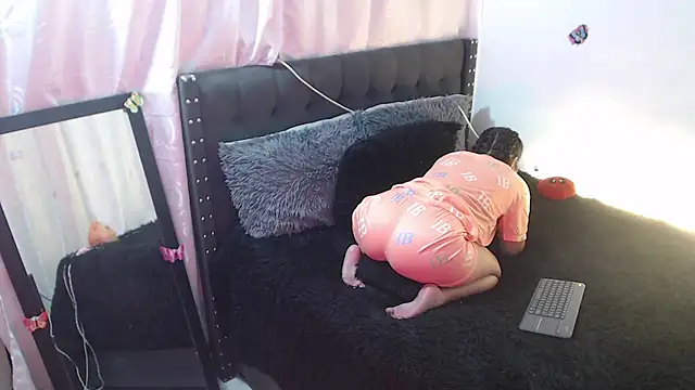 Snapshot of amberbakee chatting on October 31, 2025, 1:46 am amberbakee online show from October 31, 2025, 1:46 am