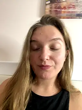 Snapshot of Bellatrisssaa chatting on November 16, 2025, 4:12 pm Bellatrisssaa online show from November 16, 2025, 4:12 pm