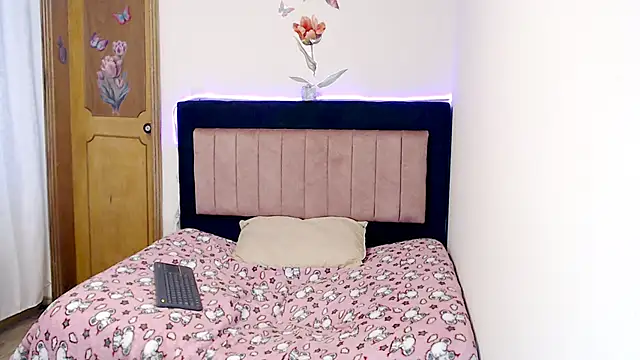 Valeryxs online show from February 9, 2026, 10:41 pm