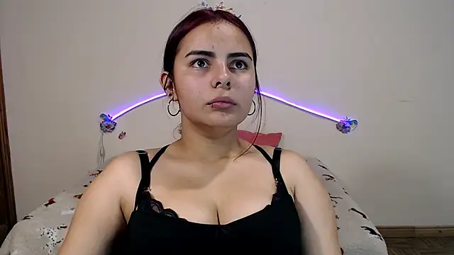 Snapshot of Valeryxs chatting on November 7, 2025, 8:13 pm Valeryxs online show from November 7, 2025, 8:13 pm