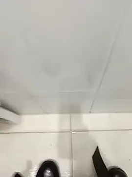 Snapshot of alejos81 chatting on November 2, 2025, 2:44 pm alejos81 online show from November 2, 2025, 2:44 pm