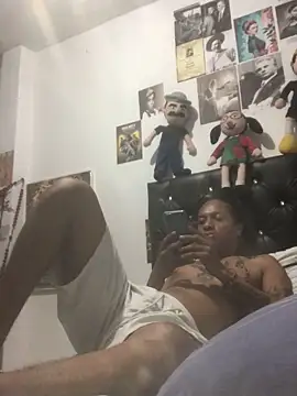 elpeluchenegroxxx3 online show from May 17, 2026, 10:54 pm