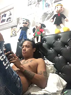 elpeluchenegroxxx3 online show from February 27, 2026, 10:31 pm