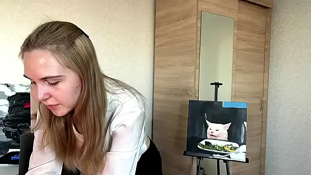 Myrira Light online show from September 11, 2025, 1:33 pm