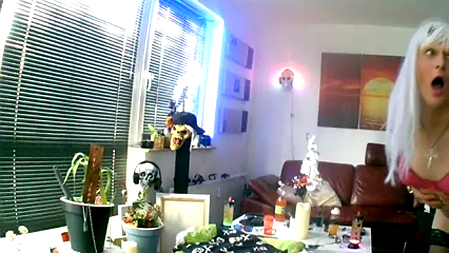 Snapshot of hellgirl1980 chatting on November 29, 2025, 9:53 am hellgirl1980 online show from November 29, 2025, 9:53 am