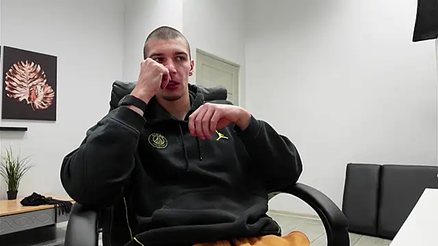 Snapshot of Ryan_Dozer chatting on October 25, 2025, 7:40 am Ryan Dozer online show from October 25, 2025, 7:40 am