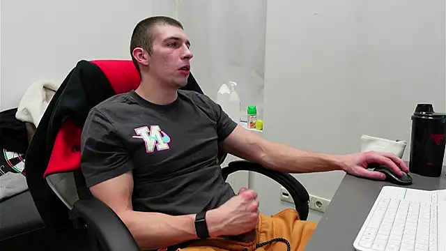 Snapshot of Ryan_Dozer chatting on November 22, 2025, 8:46 am Ryan Dozer online show from November 22, 2025, 8:46 am