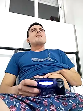 Andr3s69xxx online show from February 6, 2026, 9:00 pm