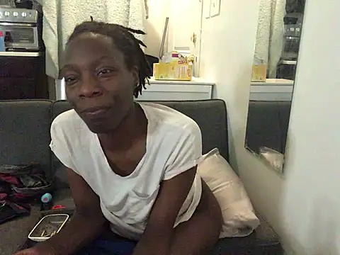 littyleesh1 online show from November 7, 2025, 11:04 am