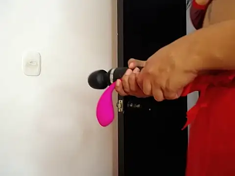 Snapshot of charlottekiss99 chatting on February 28, 2026, 8:52 pm charlottekiss99 online show from February 28, 2026, 8:52 pm