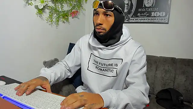 Snapshot of carl_jhonson821 chatting on November 7, 2025, 7:35 am carl jhonson821 online show from November 7, 2025, 7:35 am