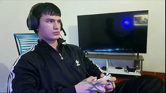 ErickWalton online show from November 5, 2025, 5:32 am