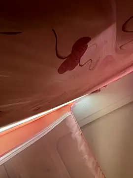 Emlyly-18 online show from October 8, 2025, 12:34 am