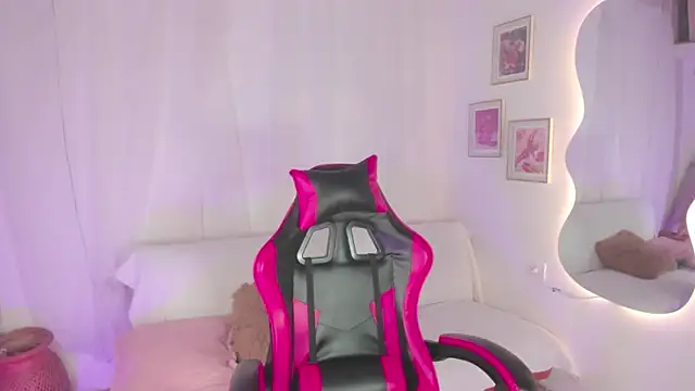 Nikkita Dragon online show from October 25, 2025, 2:11 am