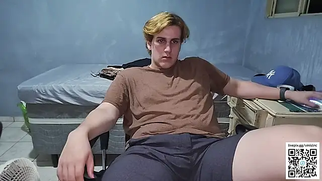 vinialnc online show from October 7, 2025, 1:06 am