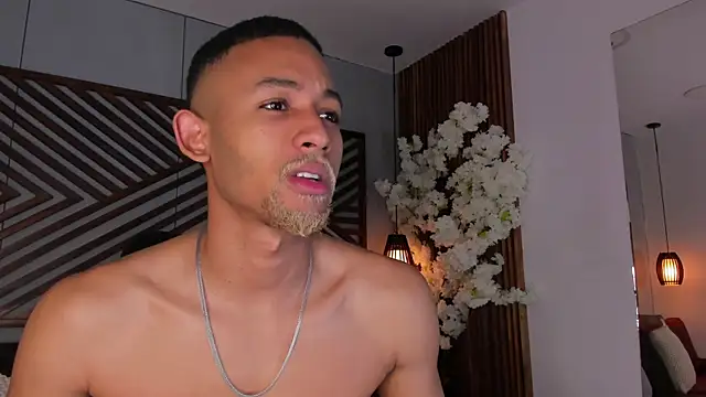 Snapshot of B_Wild chatting on November 28, 2025, 3:39 am B Wild online show from November 28, 2025, 3:39 am