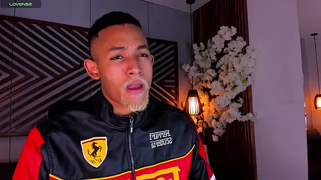 Snapshot of B_Wild chatting on November 18, 2025, 3:10 am B Wild online show from November 18, 2025, 3:10 am