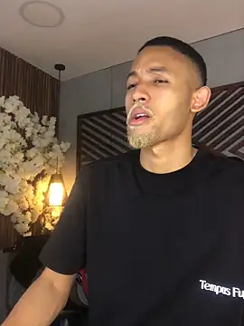 Snapshot of B_Wild chatting on October 26, 2025, 4:13 am B Wild online show from October 26, 2025, 4:13 am