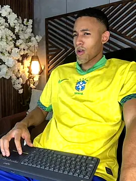 Snapshot of B_Wild chatting on November 14, 2025, 3:43 am B Wild online show from November 14, 2025, 3:43 am