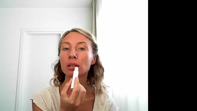 Snapshot of Paevoa chatting on October 8, 2025, 8:49 am Paevoa online show from October 8, 2025, 8:49 am