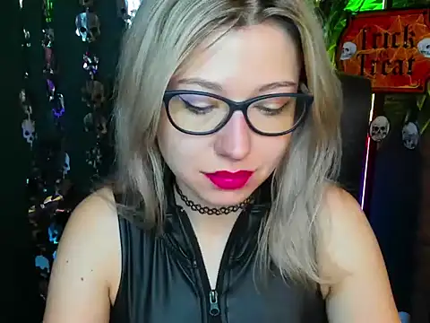 loveHeidi online show from October 16, 2025, 4:32 am