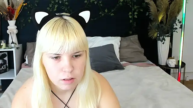 EmillyRogers online show from November 14, 2025, 8:18 am