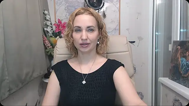 Snapshot of KatrinAlluring chatting on November 14, 2025, 4:27 am KatrinAlluring online show from November 14, 2025, 4:27 am