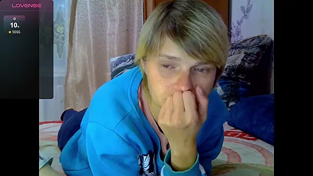 Snapshot of SaraSnow_ chatting on October 11, 2025, 6:20 pm SaraSnow online show from October 11, 2025, 6:20 pm