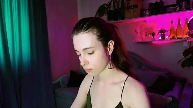 Snapshot of Yoka_paradoXXX chatting on June 10, 2026, 9:43 am Yoka paradoXXX online show from June 10, 2026, 9:43 am