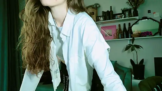 Snapshot of Yoka_paradoXXX chatting on June 17, 2026, 10:03 am Yoka paradoXXX online show from June 17, 2026, 10:03 am