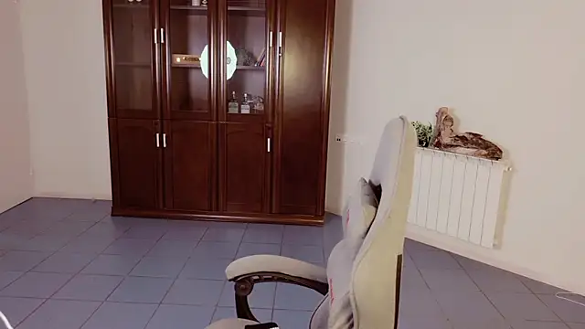 Yoka paradoXXX online show from November 25, 2025, 5:08 am