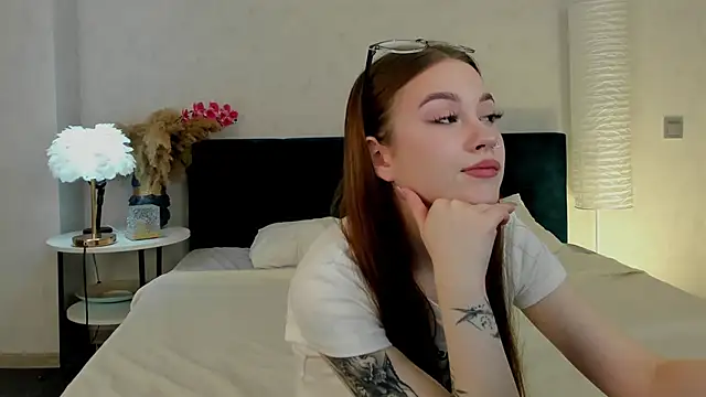 Dolly Gleam online show from September 24, 2025, 2:18 am