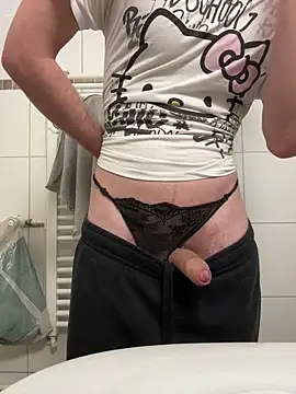 Snapshot of Jamilo_young chatting on October 15, 2025, 10:18 pm Jamilo young online show from October 15, 2025, 10:18 pm