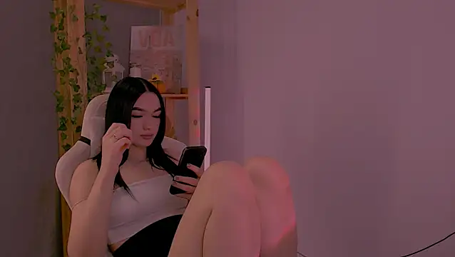 MonicaTess online show from October 17, 2025, 4:16 am