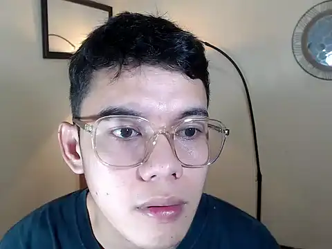 keirflorianxx online show from October 1, 2025, 7:35 am