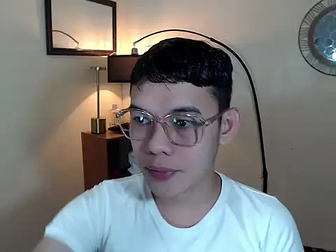 keirflorianxx online show from October 1, 2025, 11:19 pm