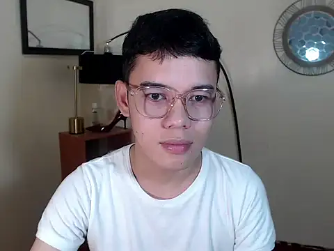keirflorianxx online show from October 3, 2025, 10:17 am