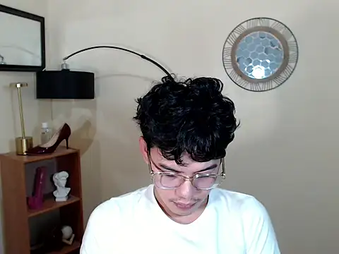 keirflorianxx online show from September 19, 2025, 6:06 am