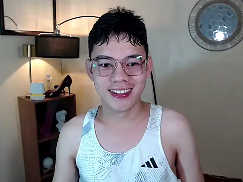 keirflorianxx online show from October 5, 2025, 9:16 pm