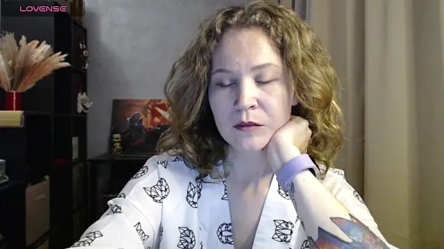 harpermoss online show from September 16, 2025, 6:53 pm