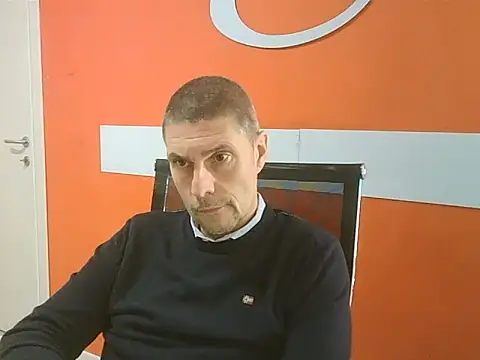 Snapshot of max79ve31 chatting on November 17, 2025, 11:47 am max79ve31 online show from November 17, 2025, 11:47 am