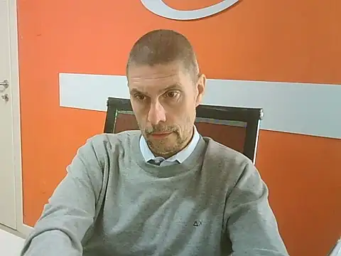 Snapshot of max79ve31 chatting on October 7, 2025, 11:33 am max79ve31 online show from October 7, 2025, 11:33 am