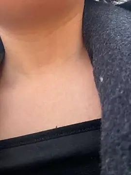 Fengbaby-555 online show from March 12, 2026, 3:45 am