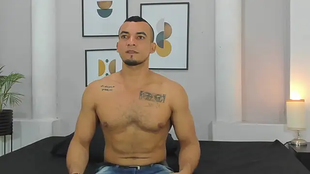 Snapshot of johan_miller0 chatting on November 4, 2025, 8:34 pm johan miller0 online show from November 4, 2025, 8:34 pm