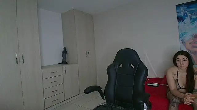 Snapshot of SofiaLust_Eup chatting on October 10, 2025, 3:51 am SofiaLust Eup online show from October 10, 2025, 3:51 am