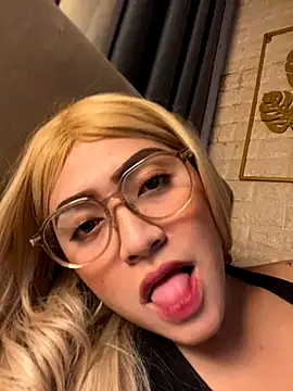 Snapshot of yourdevilsweettsx chatting on November 6, 2025, 11:58 am yourdevilsweettsx online show from November 6, 2025, 11:58 am