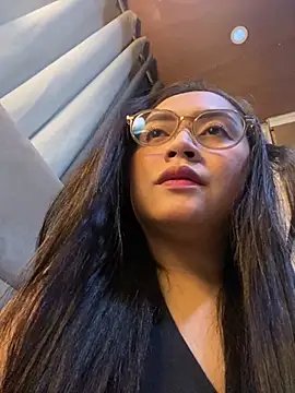 Snapshot of yourdevilsweettsx chatting on November 5, 2025, 11:35 am yourdevilsweettsx online show from November 5, 2025, 11:35 am