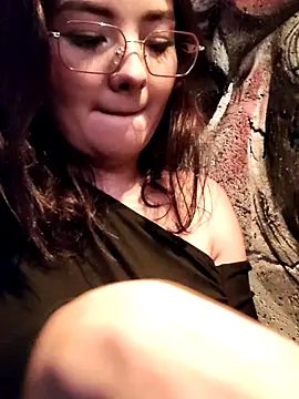 Emily Caprile online show from November 14, 2025, 12:47 am