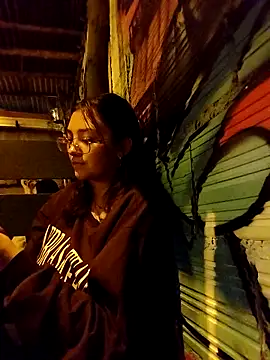 Emily Caprile online show from November 13, 2025, 1:31 am